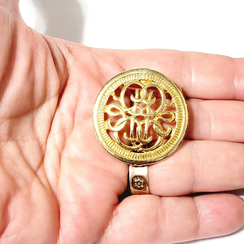 Vintage Monogram Brooch Pin, Gold-tone Scrolly Retro Jewelry 1‎ 3/8